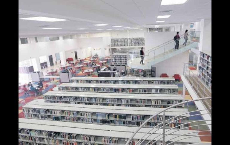 La Biblioteca del Tecnológico de Monterrey, Campus Guadalajara, fue habilitada como un lugar de trabajo colaborativo entre estudiantes.  /