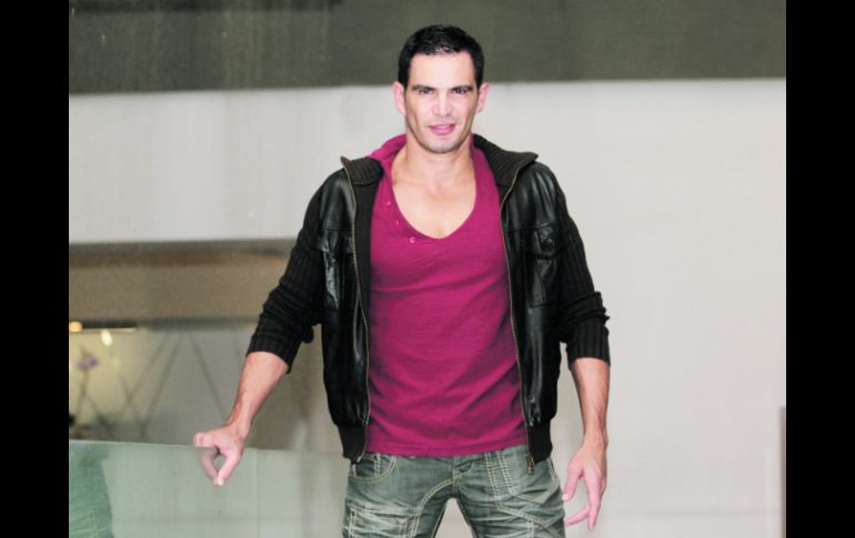 Julio Camejo pasó el fin de semana en nuestra ciudad para presentarse en la puesta en escena ''Perfume de Gardenia''.  /