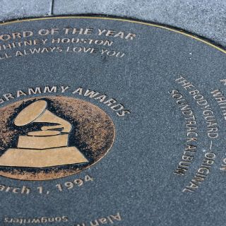 Venta de música de Withney Houston se dispara tras su muerte