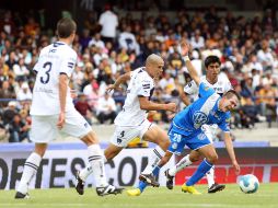 Los Pumas de la UNAM perdieron ayer domingo 2-0 en su propio estadio ante Puebla. EFE  /