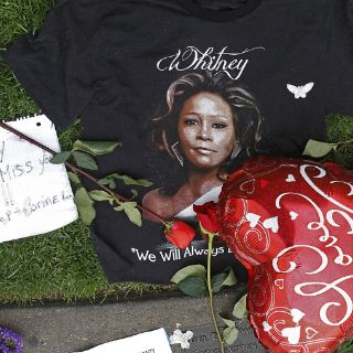 La policía no descarta ninguna hipótesis sobre lo ocurrido a Whitney Houston