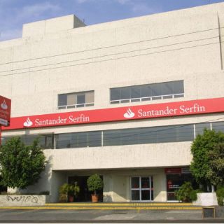 Baja nota de Santander España no impacta bancos de México y Brasil