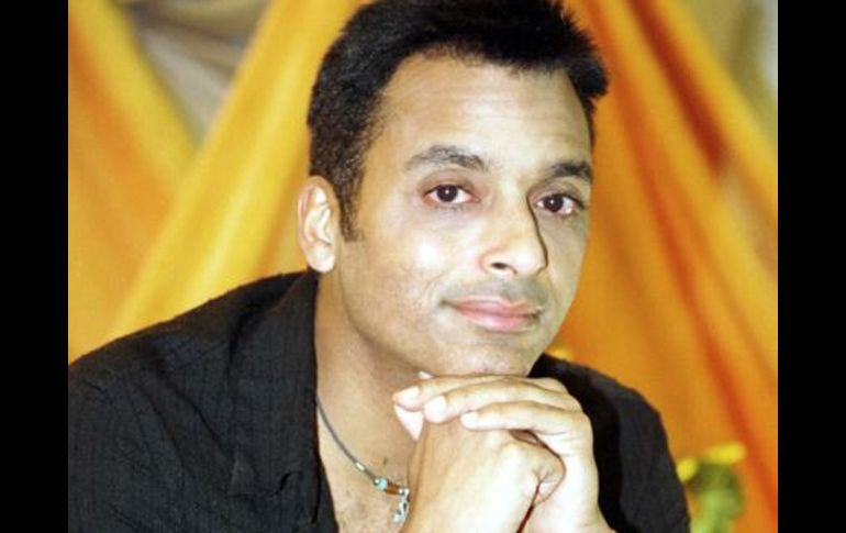 El cantautor cubanoestadounidense Jon Secada se declara muy apegado a su familia. ARCHIVO  /