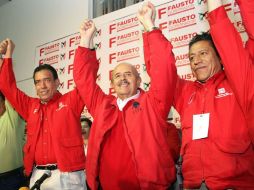 El priista Fausto Vallejo (c) recibirá su constancia de mayoría. ARCHIVO  /