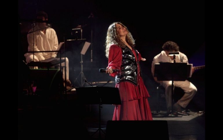 Durante el recital, Tania rindió homenaje a la cultura musical de México y al compositor yucateco Armando Manzanero. NOTIMEX  /
