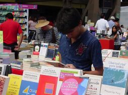 Uno de los objetivos de la feria es que asistan muchos jóvenes para inculcarles el hábito de la lectura. NOTIMEX  /