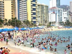 El gobernador de Acapulco se comprometió a que este año el puerto será uno de los más turísticos del país. ARCHIVO  /