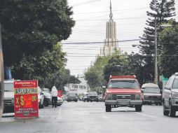 La calle Esteban Alatorre, una de las involucradas en el conflicto vecinal, junto con Pablo Valdez.  /