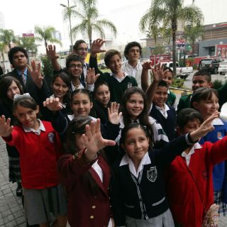 Entregan reconocimientos a niños sobresalientes en ENLACE