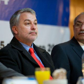 Gobernador llama a comerciantes de Abastos a realizar plan estratégico