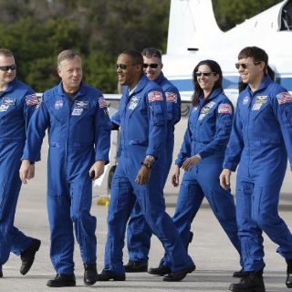 Científicos temen fuga de cerebros de NASA por recortes para explorar Marte