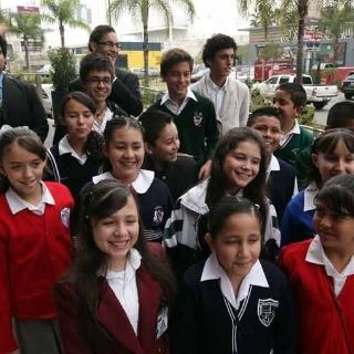 Premian a los 20 mejores alumnos de Jalisco