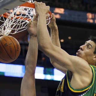 Gustavo Ayón logra su primer doble-doble