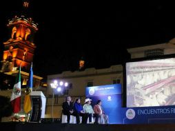 Durante el encuentro realizado en el municipio de Tamazula de Gordiano, se proyectó un video del gobernador, Emilio González. ESPECIAL  /