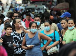 Esta mañana comenzó el complicado proceso para identificar a las más de 350 víctimas del incendio en la cárcel hondureña. EFE  /