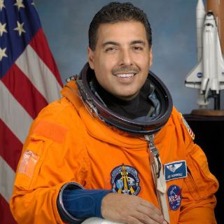 José Hernández reintera su interés por Agencia Espacial Mexicana
