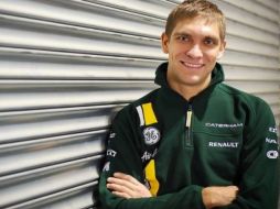 Petrov (foto) llega al asiento de la escudería fundada por Tony Fernandes. ESPECIAL  /