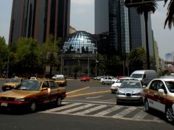 Durante la sesión el IPC alcanzó una ganancia máxima de 0.53 por ciento respecto a su cierre previo.  /
