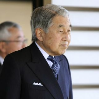 Someten al emperador Akihito a intervención quirúrgica