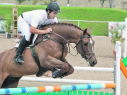 Arturo Navarro y “Cool Down” ganaron la prueba estelar del viernes, la Libre a 1.30 metros.  /