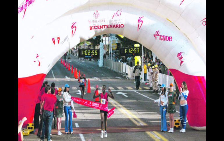 El keniano Julius Kipyego Ketter es el campeón defensor del Medio Maratón Guadalajara.  /