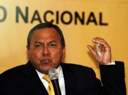 Jesús Zambrano (en imagen), líder perredista, incita a que Fausto Vallejo presente la denuncia correspondiente. ARCHIVO  /