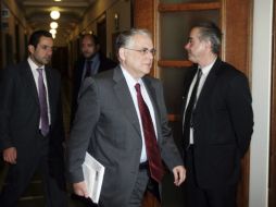 La asistencia de Lucas Papademos se determinó durante una teleconferencia con Angela Merkel y Mario Monti el viernes pasado. EFE  /