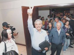 Alberto Cárdenas se presentó anoche en las oficinas del PAN Guadalajara como ganador de la candidatura a la Presidencia Municipal.  /