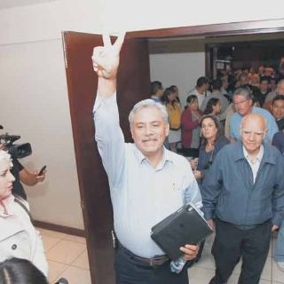 Cárdenas, primer ex gobernador que compite por la alcaldía tapatía