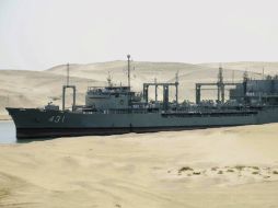Un buque iraní cruza el Canal de Suez en Egipto. EFE  /