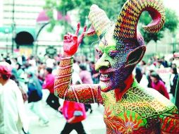 La muestra cuenta con figuras de más de 10 artistas que trabajan con madera tallada, papel aglutinado y pintado. NOTIMEX  /