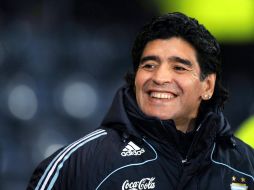 'Adoro a Mourinho. Como hombre, como entrenador y como psicólogo', dice Maradona. MEXSPORT  /