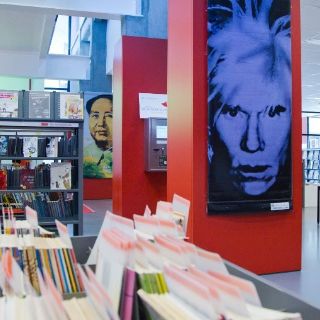 Recuerdan medios los 25 años de la muerte de Andy Warhol