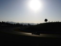 El bólido conducido por el piloto francés Romain Grosjean presentó esta jornada algunas fallas. AFP  /