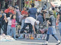 La Canaco propone actualizar a las leyes de comercio federal, estatal y municipal para combatir el comercio informal. ARCHIVO  /