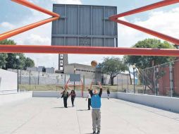 La rehabilitación de unidades deportivas formó parte de las acciones que realizó el municipio de Guadalajara en la colonia Miravalle.  /