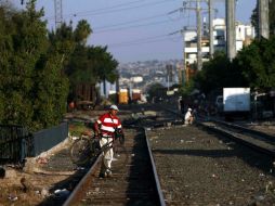 El occiso fue trasladado por el Servicio Médico Forense a la morgue de la ciudad, donde familiares acudieron a recogerlo. ARCHIVO  /
