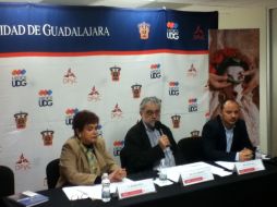 Margarita Sierra (izq.), Iván Trujillo (centro) y Alonso Torres (der.) dan a conocer las actividades del encuentro  /