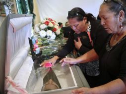 Familia y amigos de Francisco Guevara, quien murió asesinado en la prisión de Apodaca el pasado 19 de febrero.Reuters  /