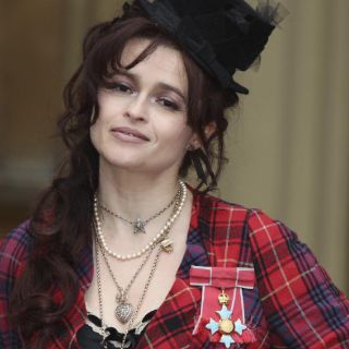 La reina de Inglaterra reconoce a Helena Bonham Carter