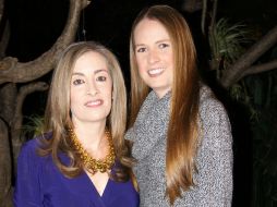 Elena Gortázar de Marín con su hija Paola.  /