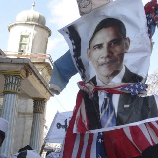 Llama Karzai a la calma ante violencia desatada por quema del Corán