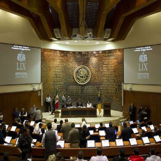 Irreal, presupuesto del Congreso: Gustavo Macías
