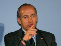 Los Pinos dijo que Calderón compartió diversos temas de interés de los consejeros del banco. ARCHIVO  /
