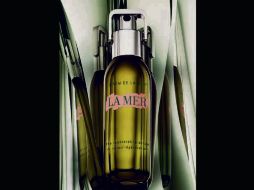 • El Regenerating Serum ayuda a la piel a desencadenar su producción natural de colágeno. CORTESÍA  /