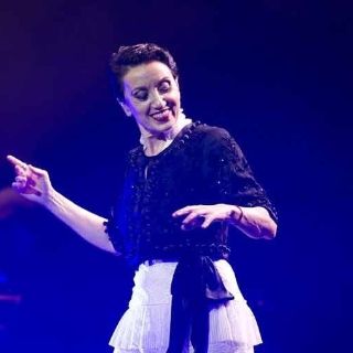 Viven tapatíos noche clásica con Luz Casal