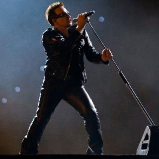 Bono en visita turística en Perú