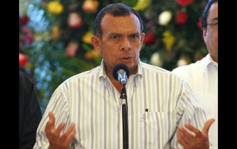 Lobo indicó que a nombre de su Gobierno y del pueblo agradecía a los equipos que llegaron de Chile, El Salvador, Guatemala y México.EFE  /