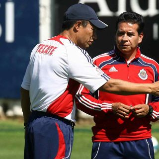 Ambriz nada sabe de llegada de Cruyff