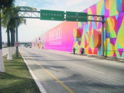 Avenidas del balneario jalisciense reciben mantenimiento por el evento. En algunas zonas se aprecian motivos alusivos al Tianguis.  /